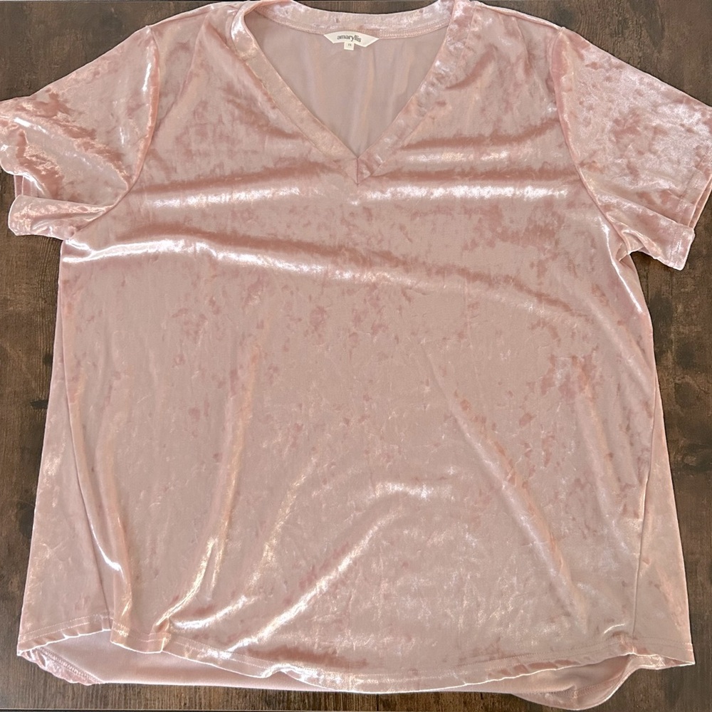 Amaryllis Soft Tshirt